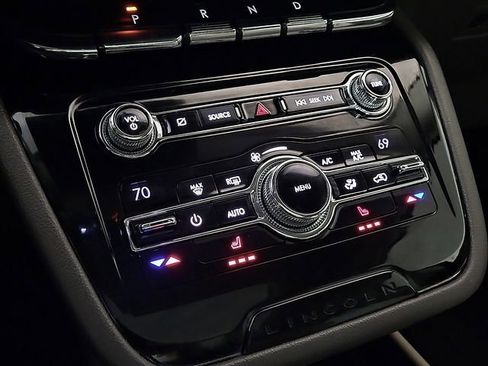 Used 2020 Lincoln Corsair FWD w/ Premium Package image 17