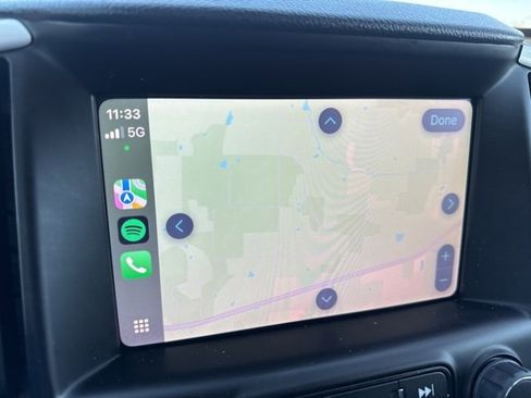 Used 2024 GMC Terrain SLT image 3