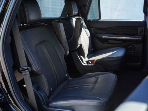 Used 2023 Ford Expedition Platinum image 27