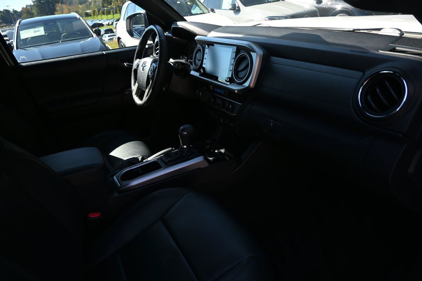 Used 2020 Toyota Tacoma Limited RWD image 22