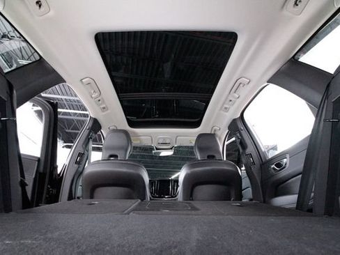 Certified 2025 Volvo XC60 B5 Plus w/ Climate Package AWD/4WD image 34
