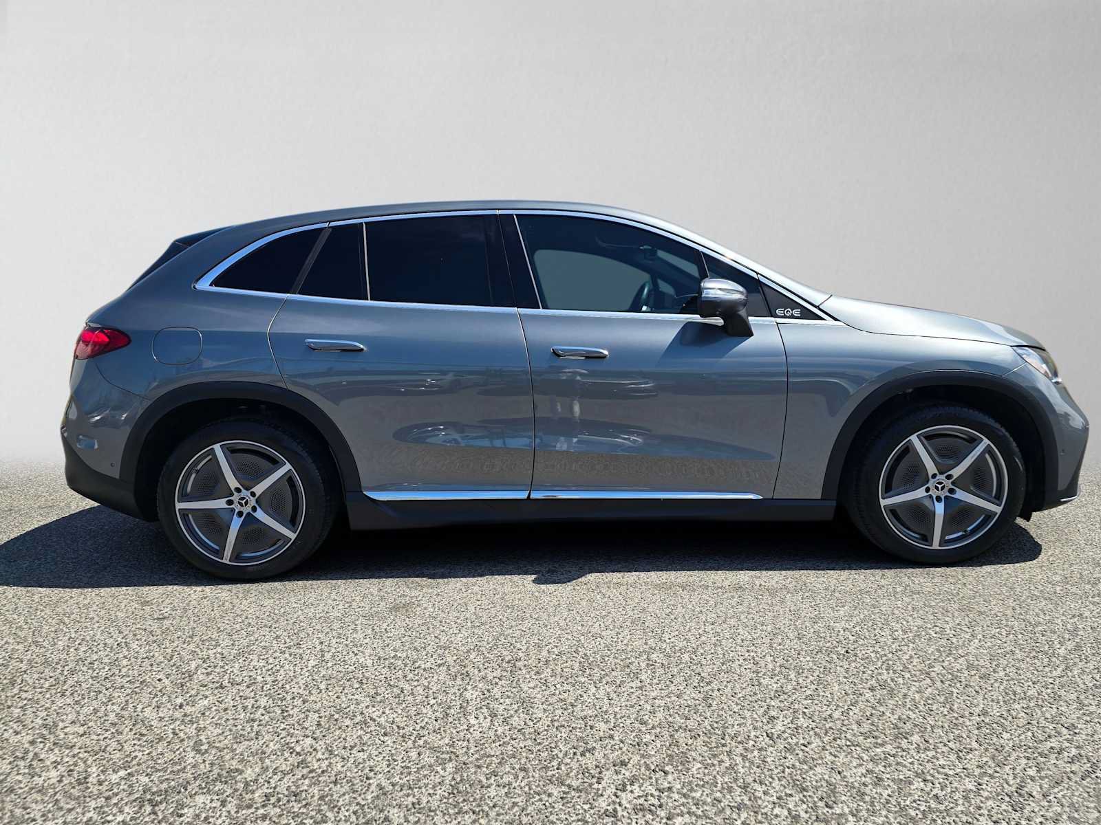Used 2023 Mercedes-Benz EQE 350+ SUV w/ AMG Line Exterior Package image 3