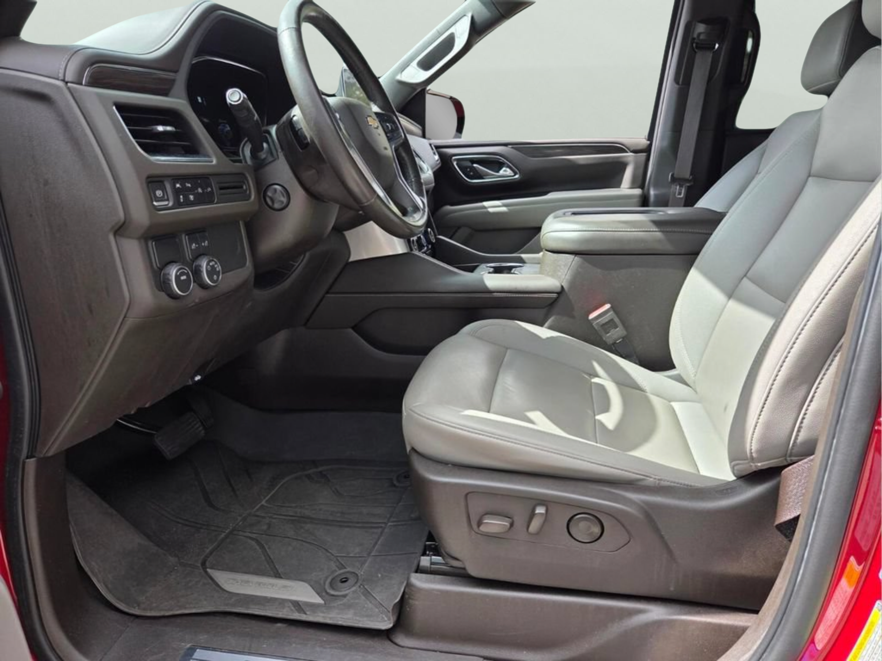 Used 2022 Chevrolet Tahoe LT w/ Luxury Package RWD image 9