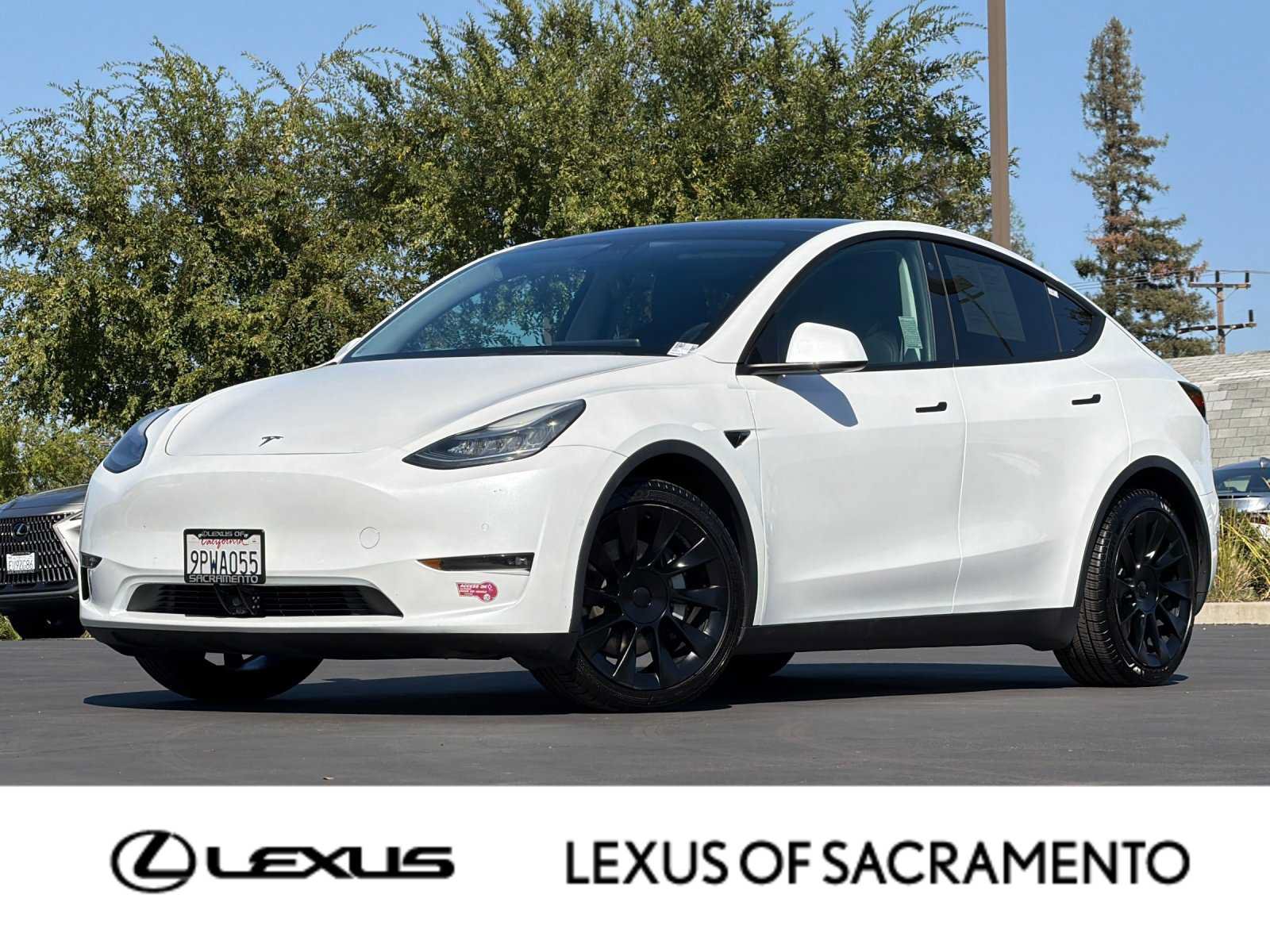 Used 2021 Tesla Model Y Long Range AWD/4WD image 1