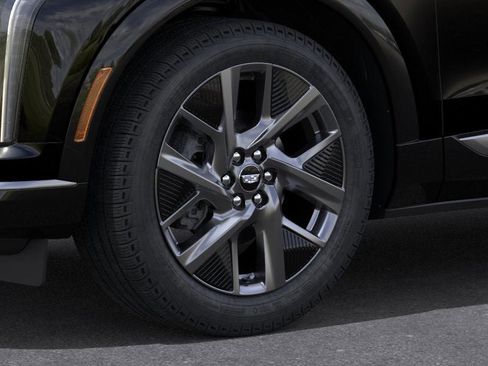 New 2025 Cadillac Optiq Luxury 1 image 9