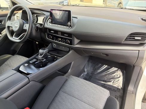 Used 2023 Nissan Rogue SV image 35