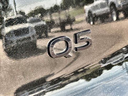 Used 2025 Audi Q5 Premium Plus w/ Premium Plus AWD/4WD image 15