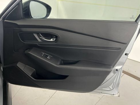 Used 2025 Honda Accord Sport image 29