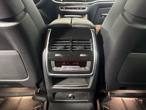 Used 2025 BMW X6 xDrive40i AWD/4WD image 33