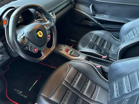 Used 2012 Ferrari 458 Italia Coupe RWD image 4