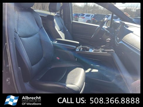 Used 2025 Toyota Sienna XLE Woodland Edition image 20