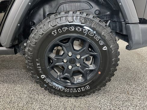 Used 2023 Jeep Wrangler Willys image 22