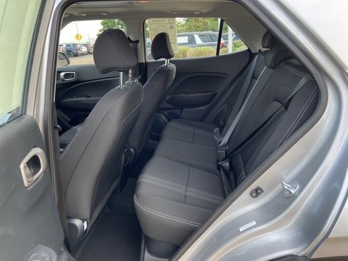 Used 2025 Hyundai Venue SEL FWD image 50