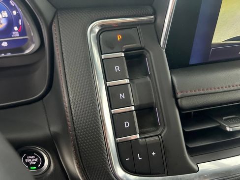 Used 2023 Chevrolet Tahoe RST AWD/4WD image 15