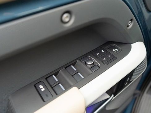 Used 2022 Land Rover Defender 110 X-Dynamic HSE image 21