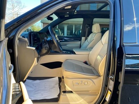 Used 2022 Cadillac Escalade Premium Luxury image 26
