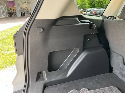 Used 2017 Ford Escape SE w/ Equipment Group 201A AWD/4WD image 38