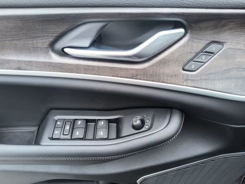 New 2026 Jeep Grand Cherokee Limited image 13