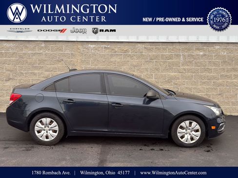 Used 2015 Chevrolet Cruze LS FWD image 1