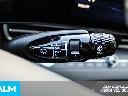 Used 2025 Hyundai Elantra SEL FWD image 28