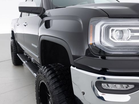 Used 2018 GMC Sierra 1500 SLT image 11