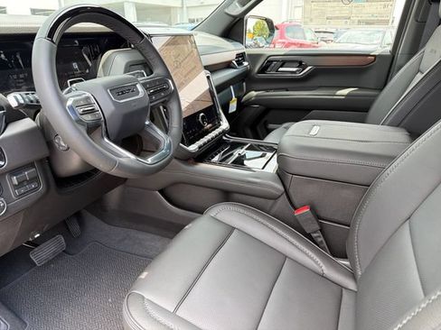 New 2026 GMC Yukon Denali w/ Denali Reserve Package AWD/4WD image 16