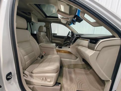 Used 2017 GMC Yukon Denali w/ Open Road Package AWD/4WD image 32