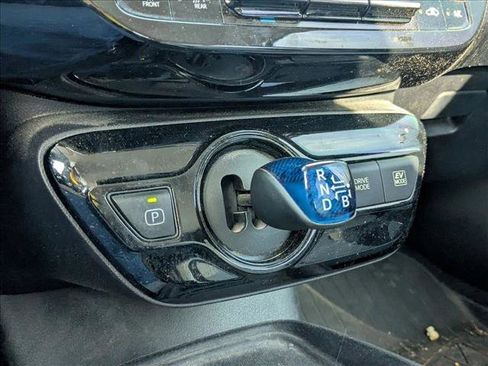 Used 2020 Toyota Prius LE image 11