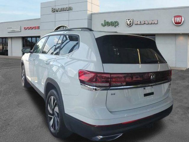 Used 2025 Volkswagen Atlas SE AWD/4WD image 3