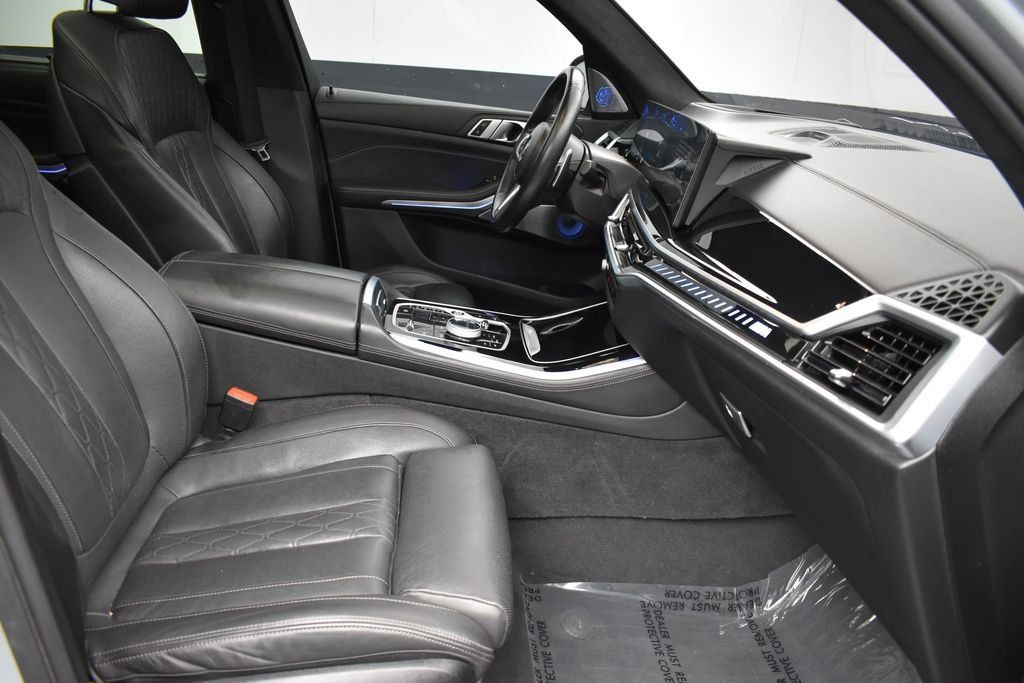 Used 2024 BMW X5 M60i AWD/4WD image 19