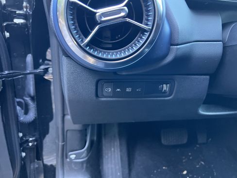 New 2025 Chevrolet Equinox EV LT image 17