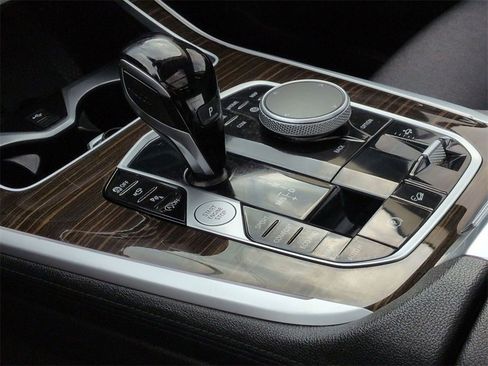 Used 2020 BMW X7 xDrive40i w/ Premium Package image 16