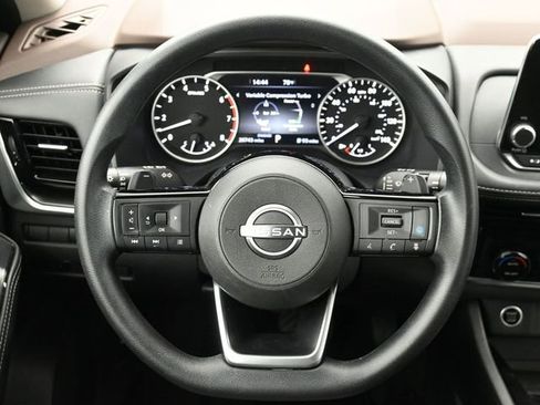 Used 2022 Nissan Rogue SV image 25