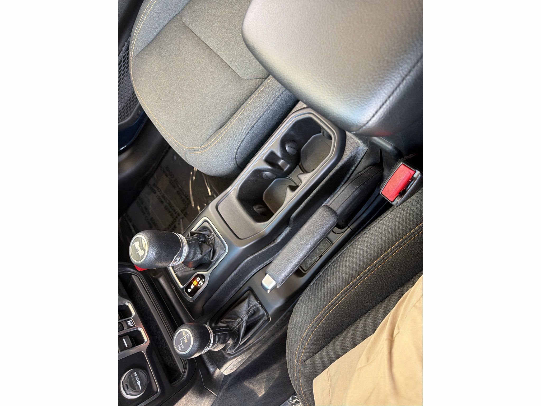 Used 2025 Jeep Wrangler Unlimited Sport AWD/4WD image 22