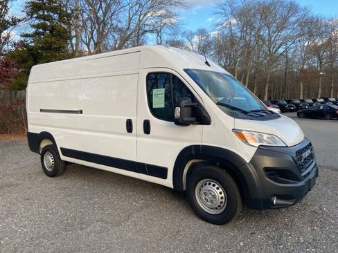 Used 2024 RAM ProMaster 2500 w/ Premium Convenience Group image 8
