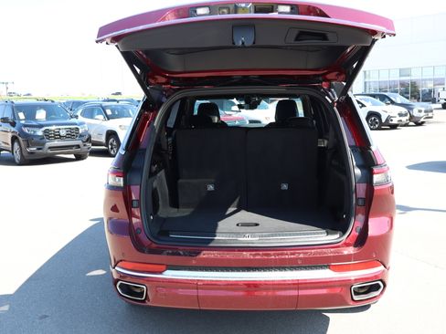 Used 2024 Jeep Grand Cherokee L Summit AWD/4WD image 14