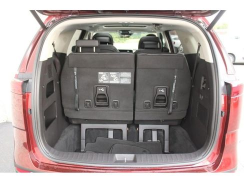 Used 2022 Kia Carnival SX Prestige image 7