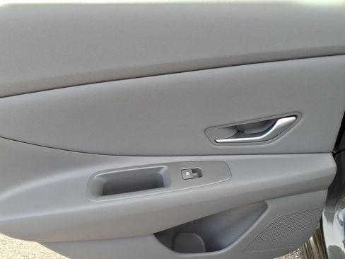 New 2026 Hyundai Elantra SEL Sport Premium FWD image 9