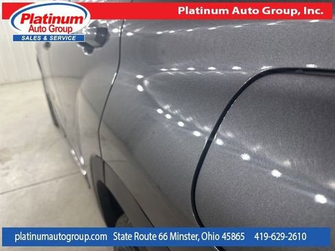 Used 2021 Toyota Highlander Platinum image 10