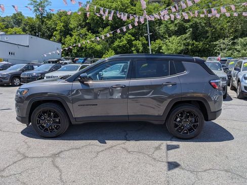 Used 2023 Jeep Compass Latitude AWD/4WD image 10