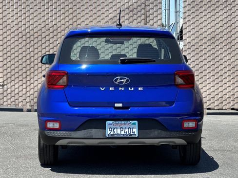 Used 2024 Hyundai Venue SE FWD image 5