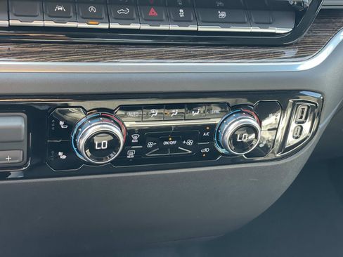 New 2026 GMC Sierra 1500 Elevation image 16