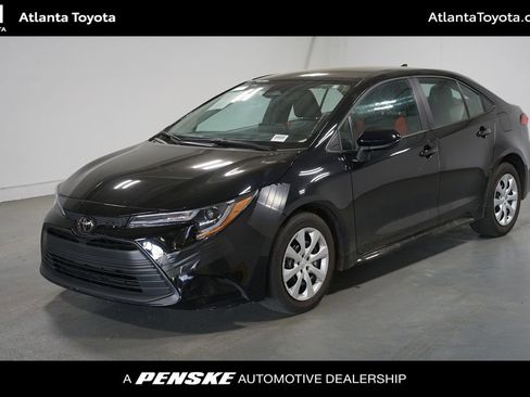 Certified 2025 Toyota Corolla LE image 1