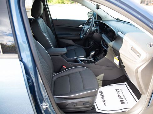 Used 2024 Buick Encore GX Avenir w/ Avenir Technology Package image 27