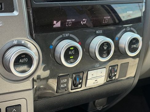 Used 2017 Toyota Sequoia Platinum AWD/4WD image 29