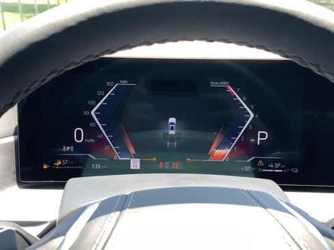 Used 2026 BMW X5 xDrive50e image 23