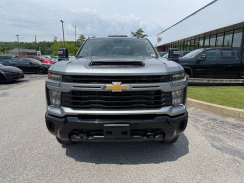 Used 2024 Chevrolet Silverado 2500 Custom w/ Custom Value Package AWD/4WD image 8