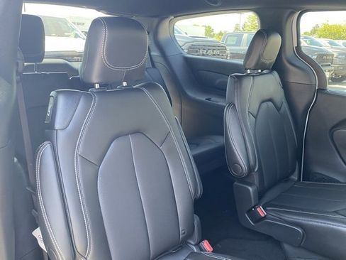 New 2026 Chrysler Voyager LX image 31