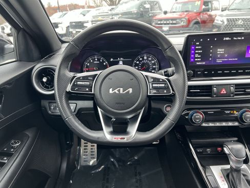 Used 2023 Kia Forte GT-Line w/ GT-Line Premium Package image 15