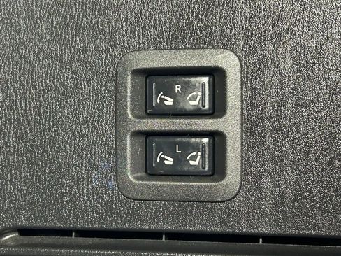 Used 2019 Nissan Armada SL w/ Premium Package image 16